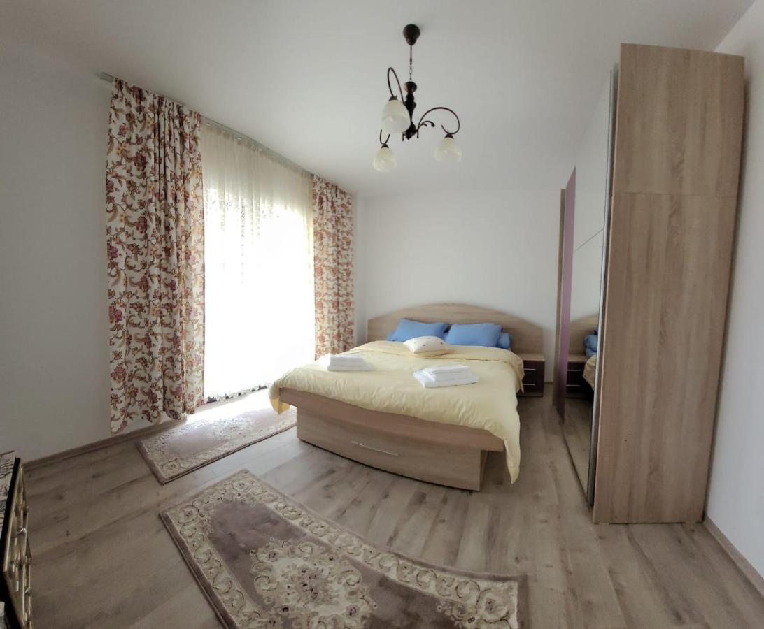 Coresi Mall Large 2 Camere, Sleeps 6 Brasov Bagian luar foto