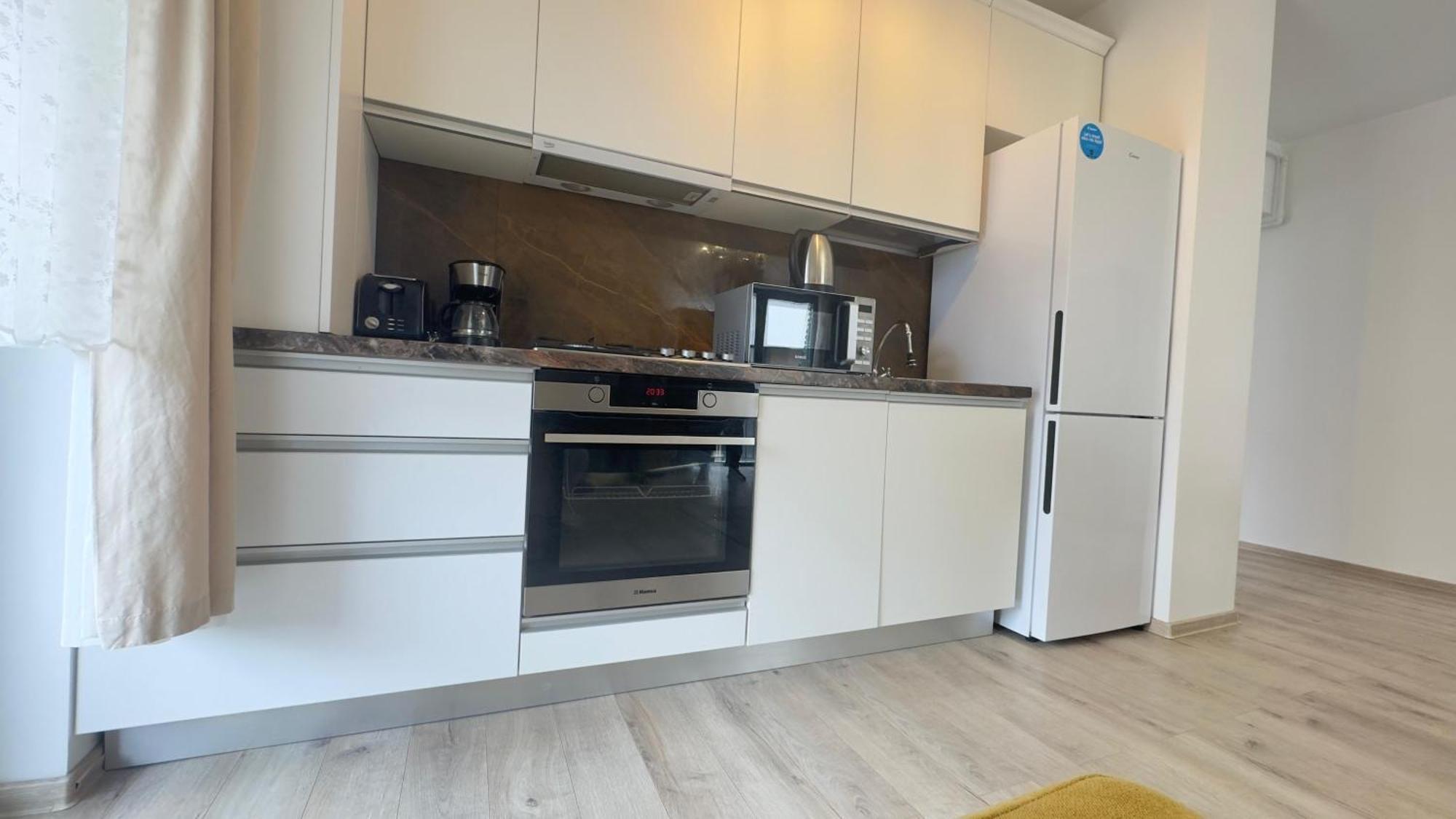 Coresi Mall Large 2 Camere, Sleeps 6 Brasov Bagian luar foto
