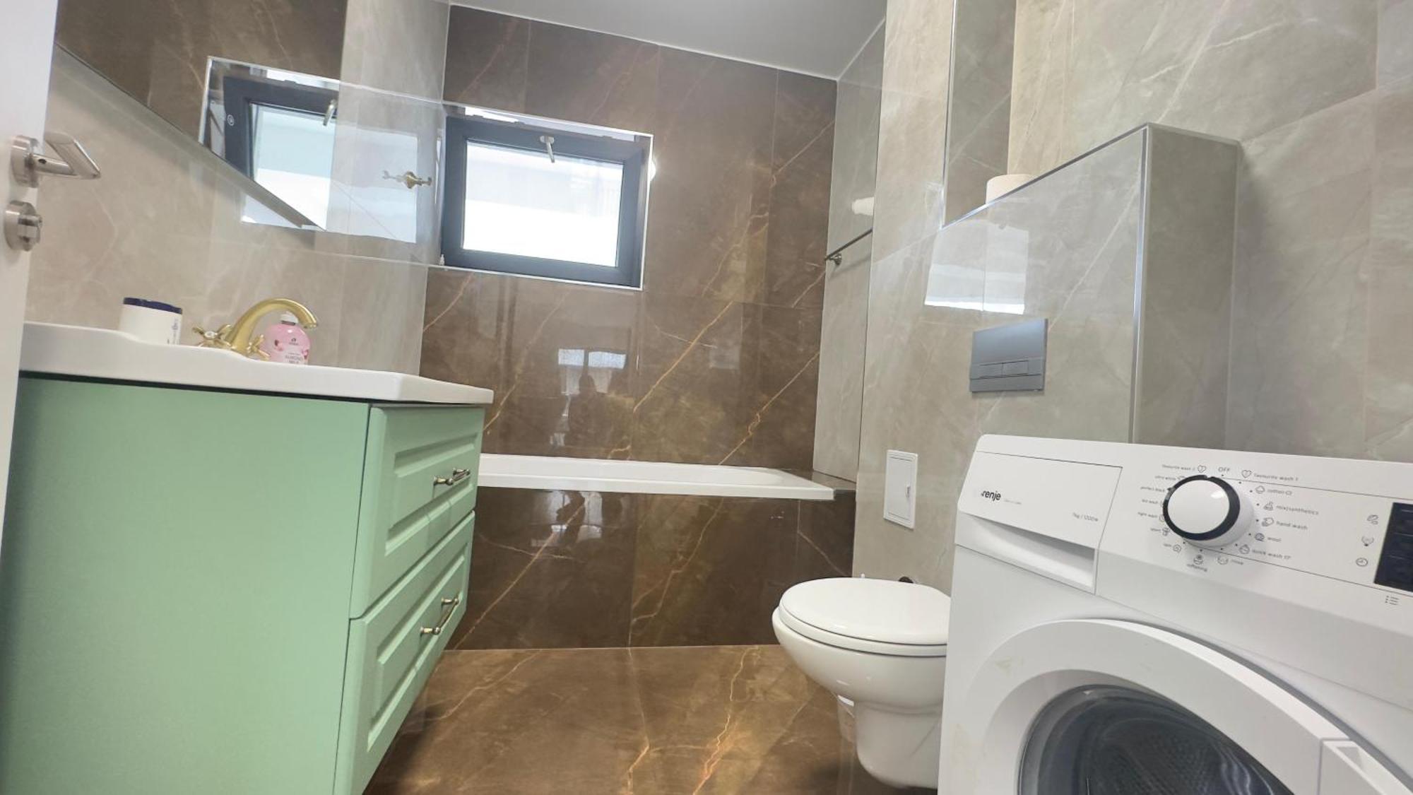 Coresi Mall Large 2 Camere, Sleeps 6 Brasov Bagian luar foto